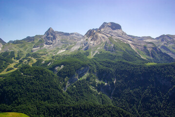 Obraz na płótnie Canvas Summer scenery in the French Pyrenees
