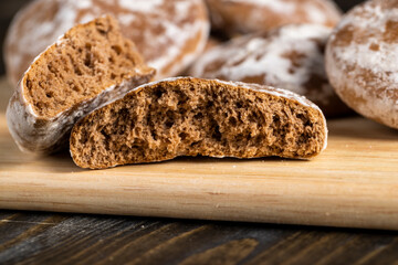 large number of gingerbread on the table