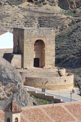 survol de la ville d'Antequera en Andalousie et de son château, province de Malaga