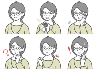 私服の中年女性社員の斜め向き表情セット