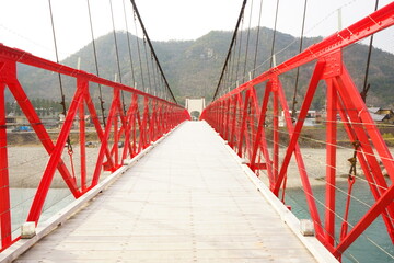 Red Mino Bridge on Nagara-gawa River in Gifu, Japan - 日本 岐阜県 長良川 美濃橋 