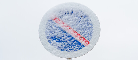 Road sign in the snow	