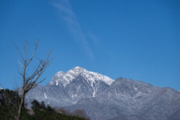 Fototapeta premium 残雪残る春の甲斐駒ヶ岳 山梨県