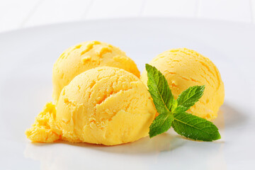 Mango ice cream
