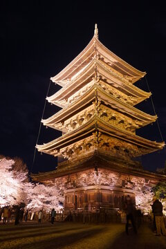 東寺五重塔 の画像 2 030 件の Stock 写真 ベクターおよびビデオ Adobe Stock