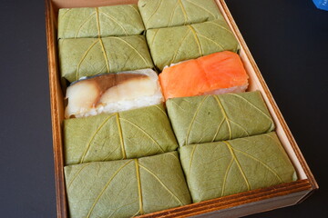 日本料理 柿の葉寿司 - Persimmon Leaf Sushi or Kakinoha-sushi, Japanese food