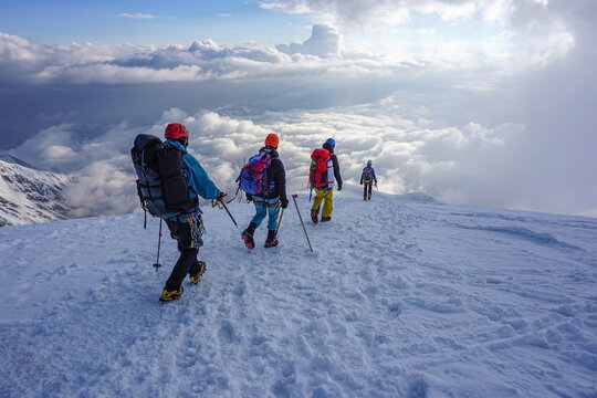 the mountaineers are descending from the top