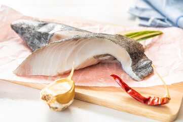 新鮮なマダラの切り身