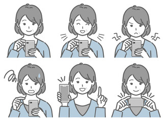 スマホを操作する中年女性