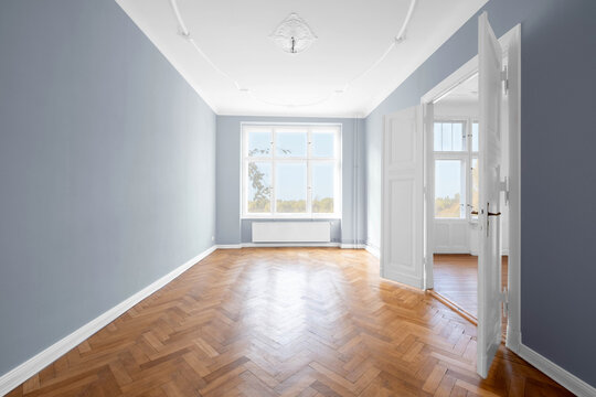 old building apartment room - empty flat in Stuckaltbau