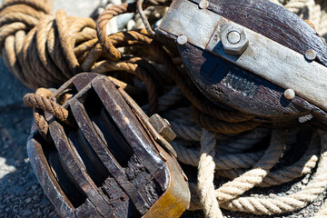 poulie de bateau à voile en bois