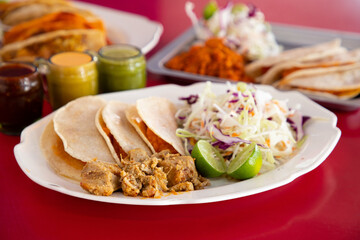 tacos de chicharron 