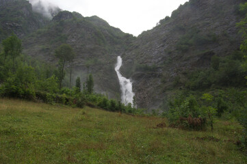 Fiume Serio Bergamo e cascate, acqua e natura