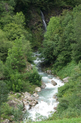 Fototapeta na wymiar Fiume Serio Bergamo e cascate, acqua e natura