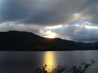 Fototapeta na wymiar See und Sonnenuntergang in Schottland