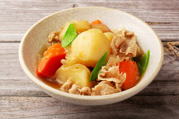 豚肉の肉じゃが