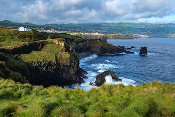 Fototapeta na wymiar Beautiful ocean in Azores with rocks