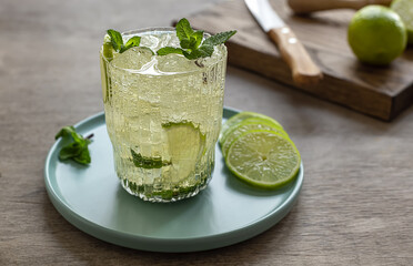 Lime lemonade, mojito mocktail or cocktail.