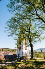 Laufenburg, Schlossberg, Kirche, St. Johann, Aussichtspunkt, Altstadt, Rhein, Rheinufer, Frühling, Holzbank, Schweiz