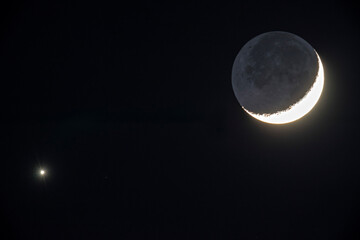三日月と金星