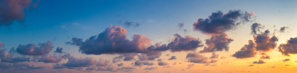 Fototapeta premium Beautiful sunset sky