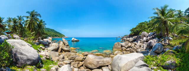 Ao Hin Wong Beach at Koh Tao island © Sergii Figurnyi