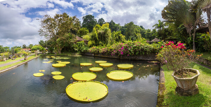 Taman Tirtagangga temple, Bali