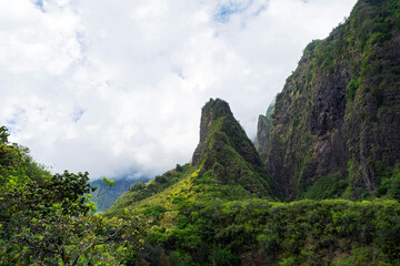 Fototapeta na wymiar iao needle state monument in maui hawaii