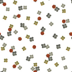 クローバーとテントウムシのシームレスなパターン。テキスタイル、壁紙、包装紙のデザイン。