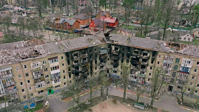 War bomb destruction house ukraine irpen bucha kyiv damage destroyed city