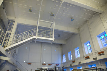 Fire fighting equipment under the ceiling
