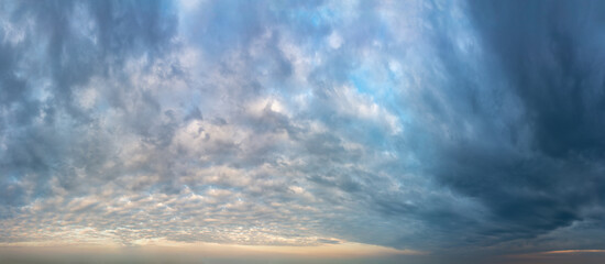 Obraz premium Fantastic thunderclouds at sunrise