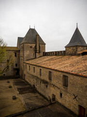 imagen del patio interior del castillo de Carcassonne 