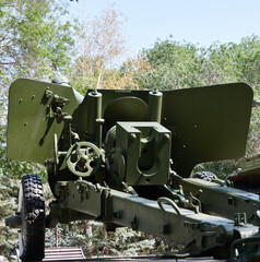 Howitzer152 caliber – a type of artillery gun designed for mounted firing from closed firing positions 