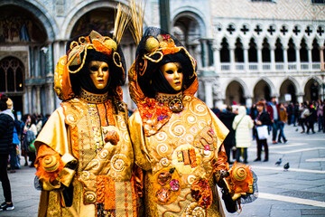 Fototapeta premium Masken spiel in Venedig