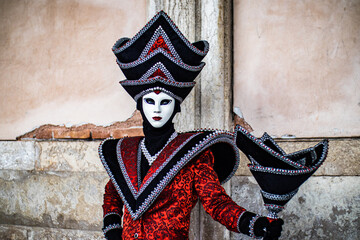 Fototapeta na wymiar Masken spiel in Venedig
