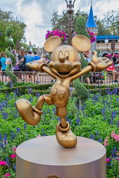 Mickey Mouse Gold Statue 50th Anniversary Disney