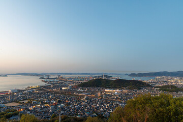 Fototapeta na wymiar 日本の香川県丸亀市の青ノ山から見た瀬戸大橋の美しい夜景