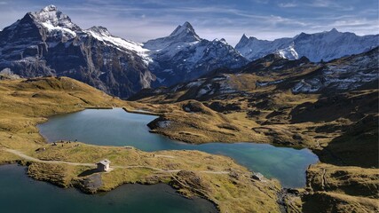 Fototapeta na wymiar Photo en drone du lac Bachsee à Grindelwald