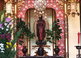 日本仏教の御本尊阿弥陀如来の仏像
