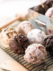 German-style schnibalen of various flavors to be crushed with a hammer