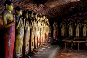 Naklejka premium Ancient Buddha Statues in Dambulla Cave Temple, Sri Lanka