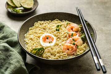 noodles with shrimp and egg