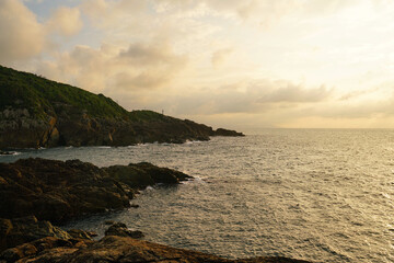 夕暮れの唐音の蛇岩（島根県益田市） 