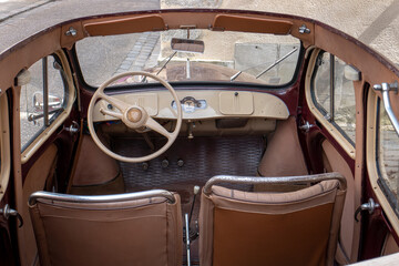intérieur d'une voiture vintage, 4 CV