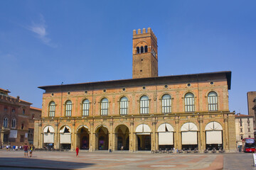 Palazzo del Podesta at Piazza Maggiore  in Bologna © Lindasky76
