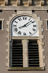 Fototapeta na wymiar Horloge heure eglise saint Donat Arlon Belgique clocher
