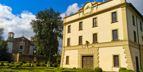 Fototapeta na wymiar Sutri, l'anfiteatro e Villa Savorelli