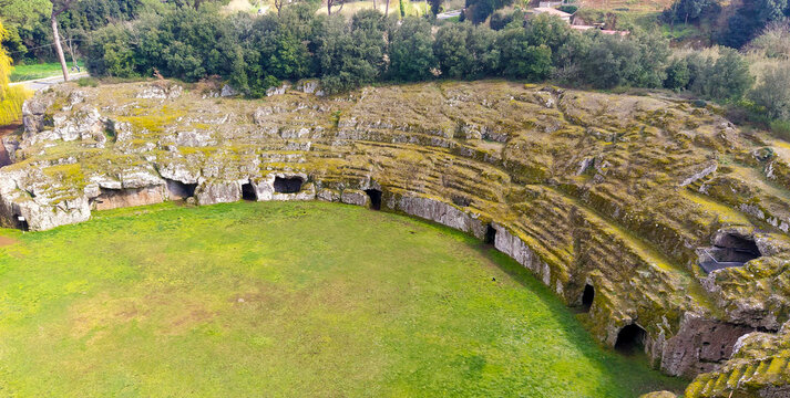 Sutri, l'anfiteatro e Villa Savorelli
