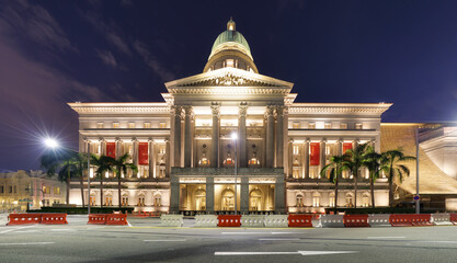 Singapore national Gallery at night - obrazy, fototapety, plakaty